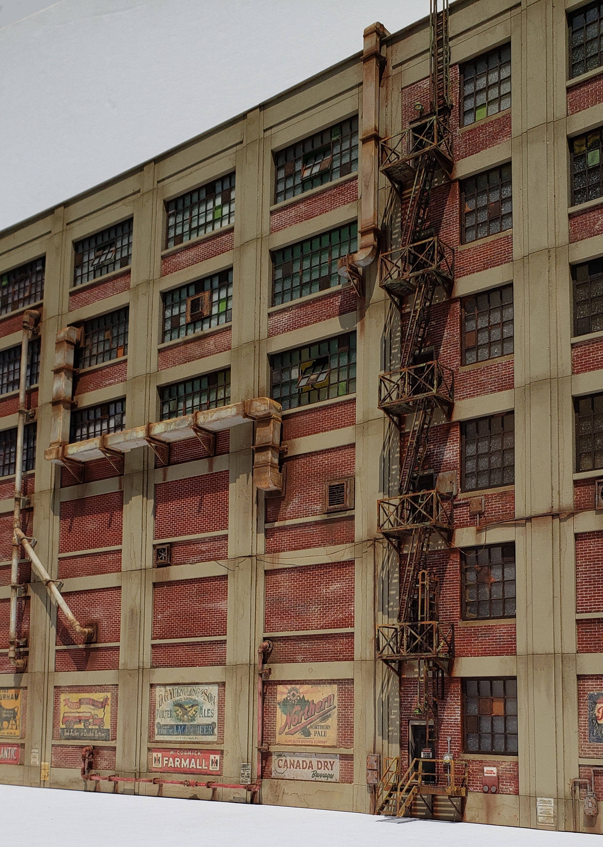 N / HO / O scale Industrial Modular Wall Systems