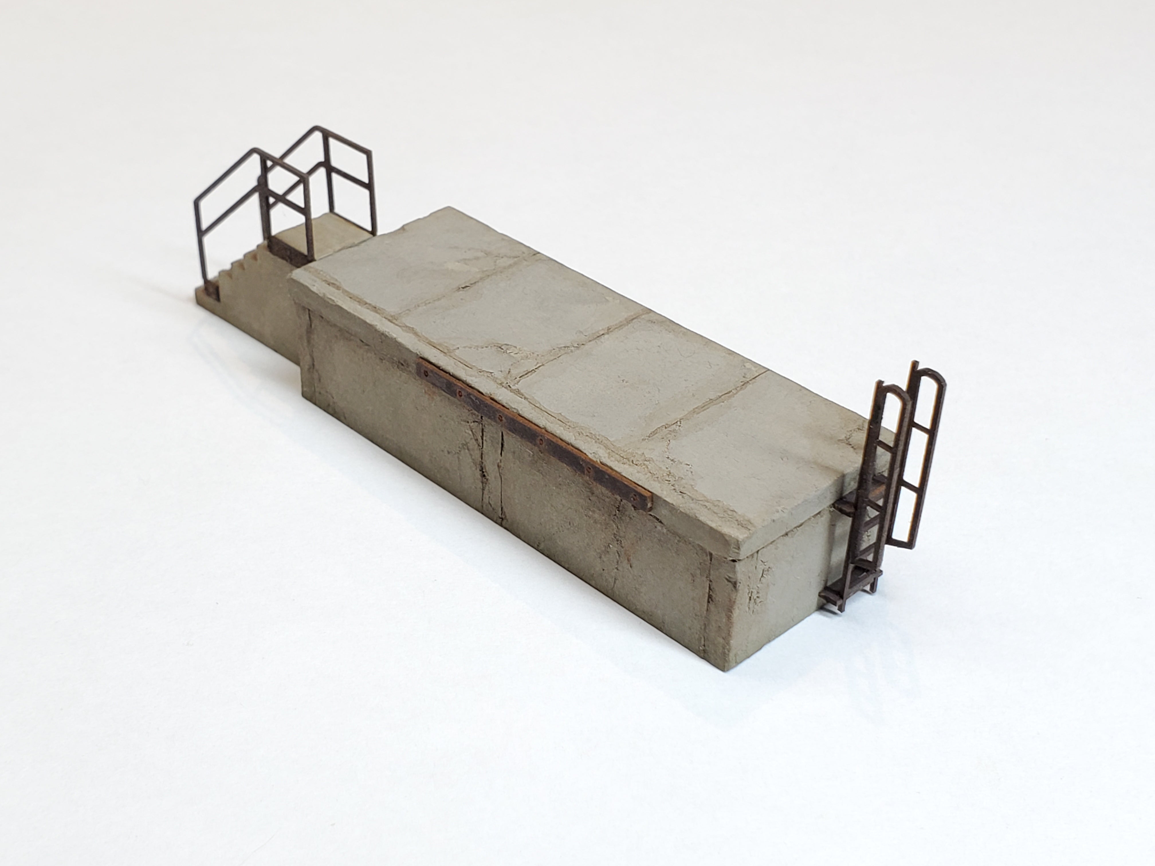 N scale - TWO Concrete Loading Dock Kits - ITLA