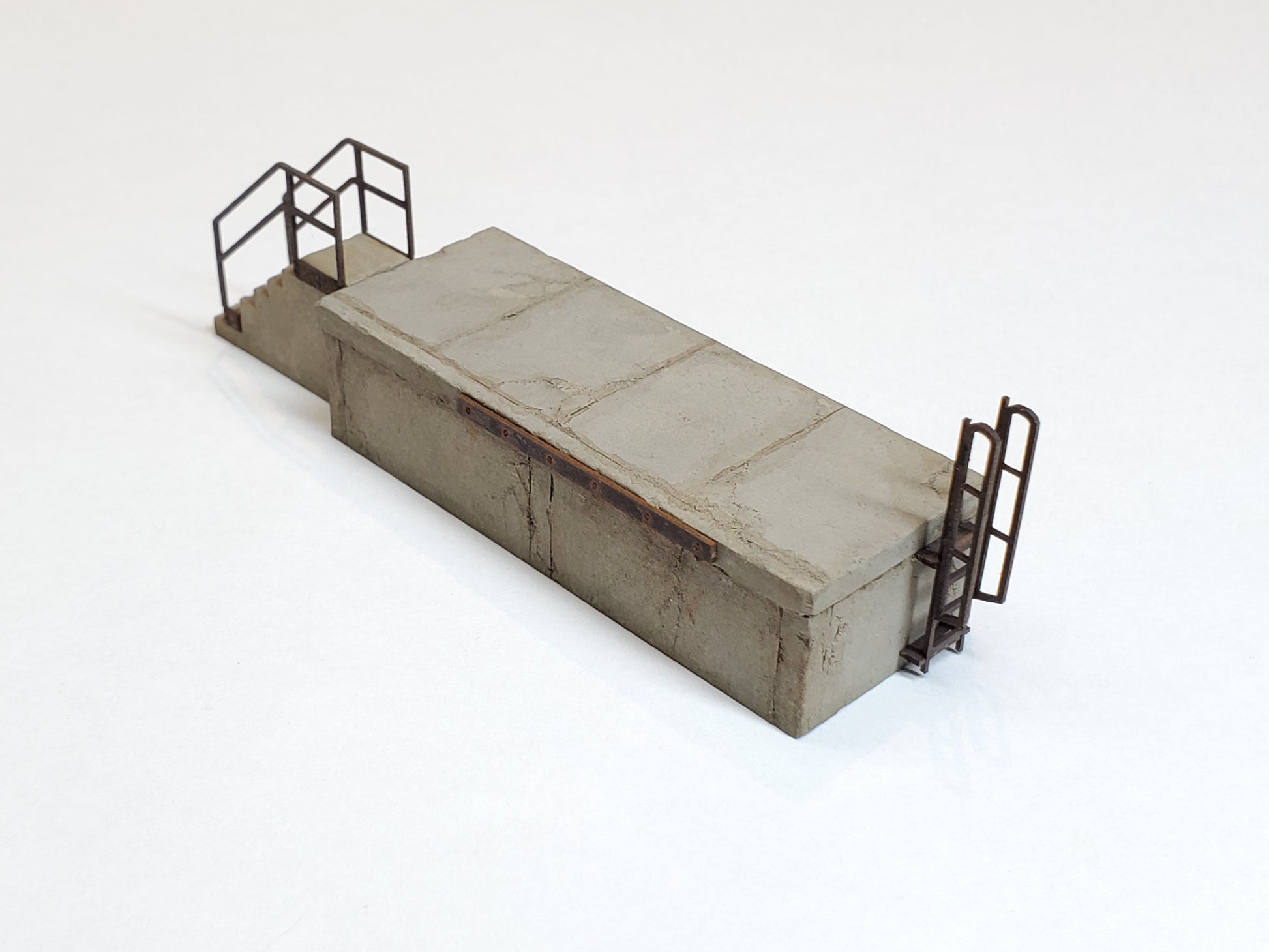 HO scale - Concrete Loading Dock Kit - ITLA