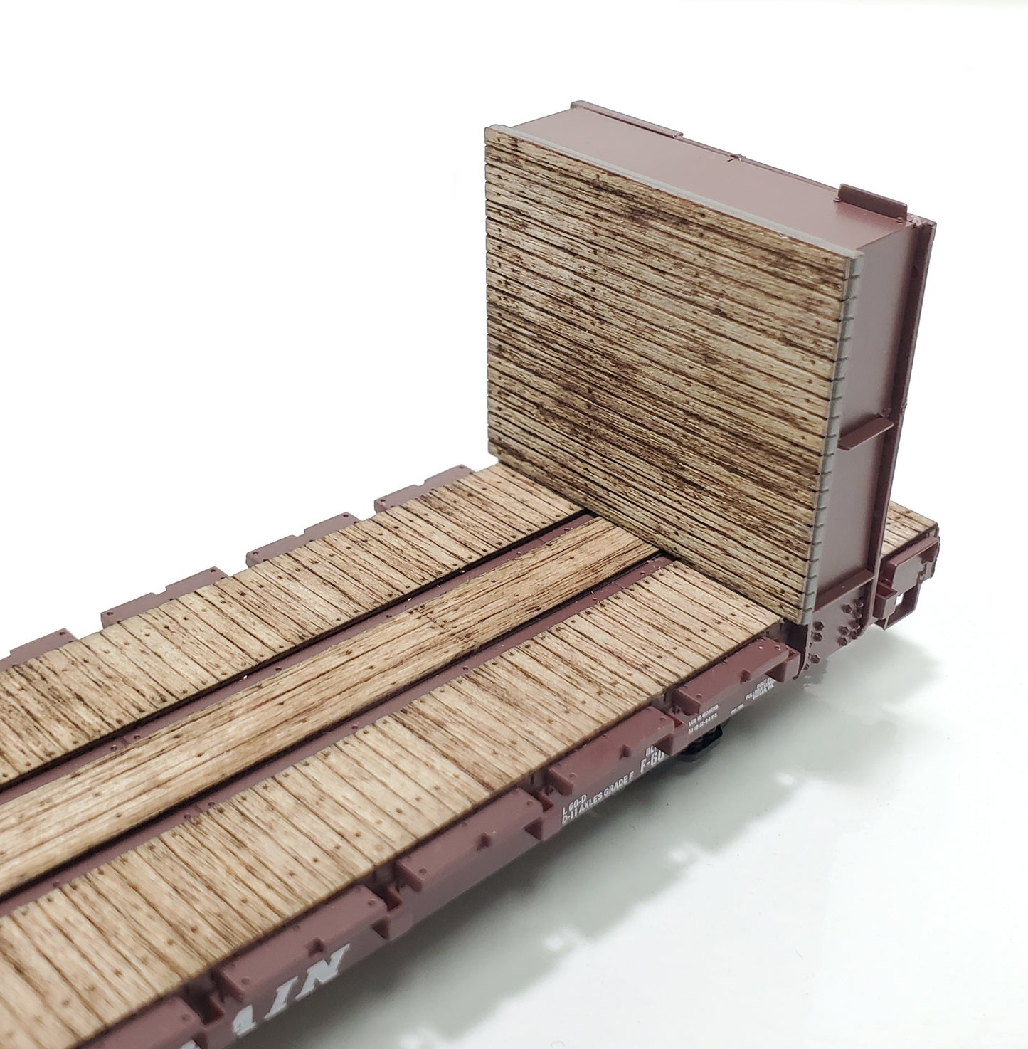 HO Walthers 60ft P-S BULKHEAD Wood Flat Car Deck - model number 910-5848 - ITLA