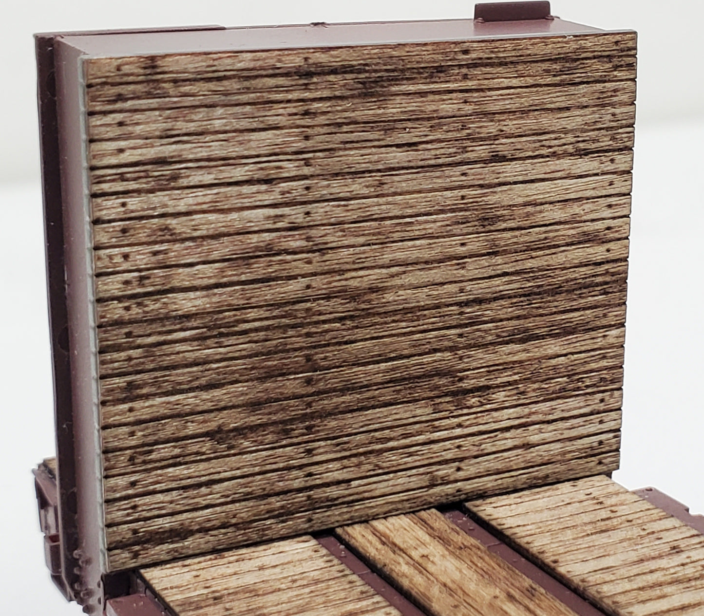 HO Walthers 60ft P-S BULKHEAD Wood Flat Car Deck - model number 910-5848 - ITLA