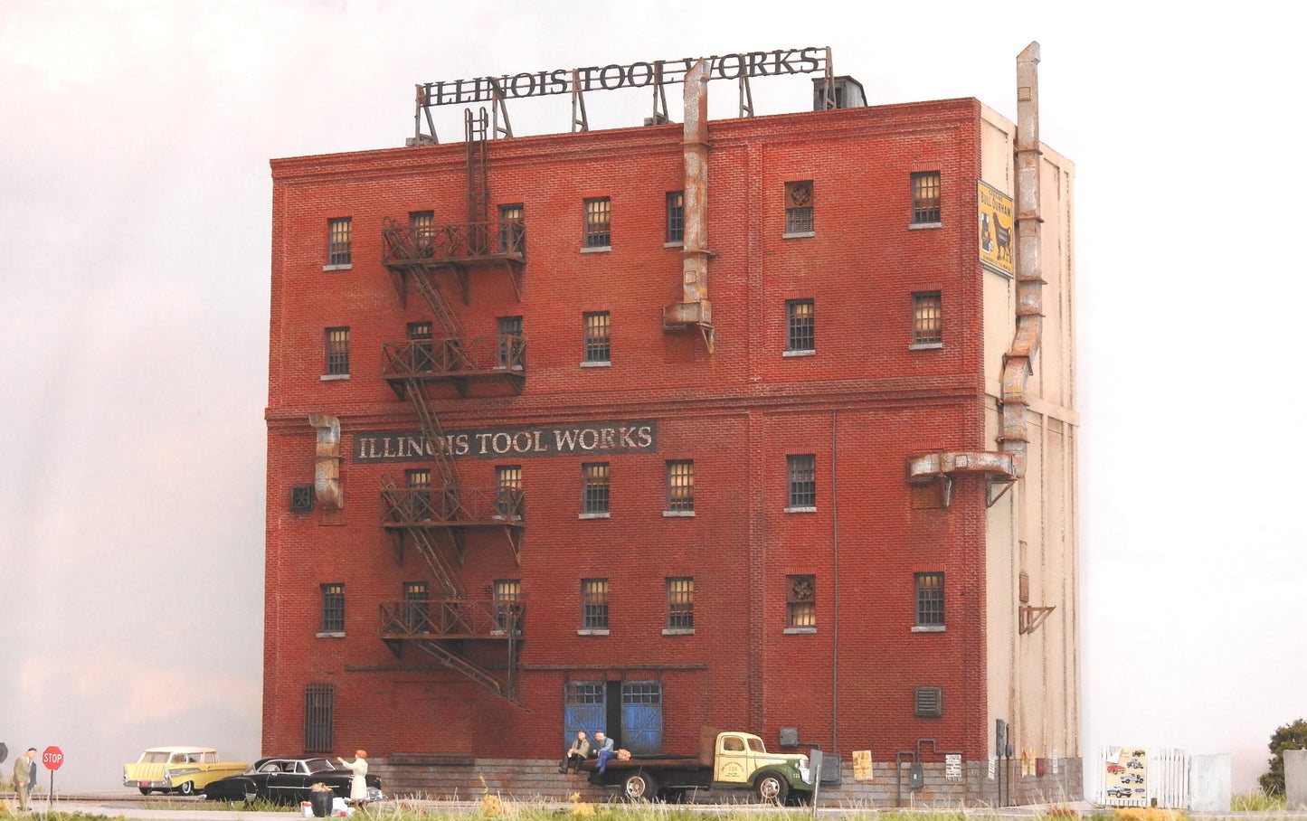 HO Building "D" Bundle Kit - Wedge Shaped Background Structure - ITLA