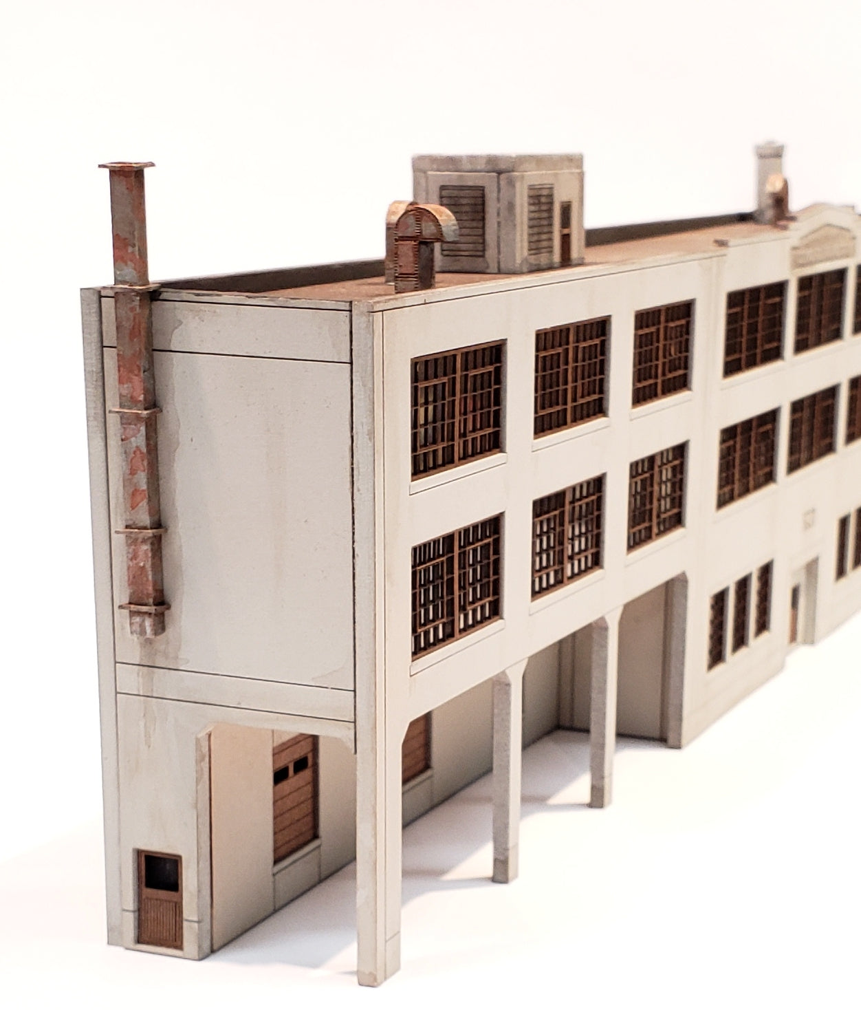 N Scale Cosmopolitan Motors - ITLA