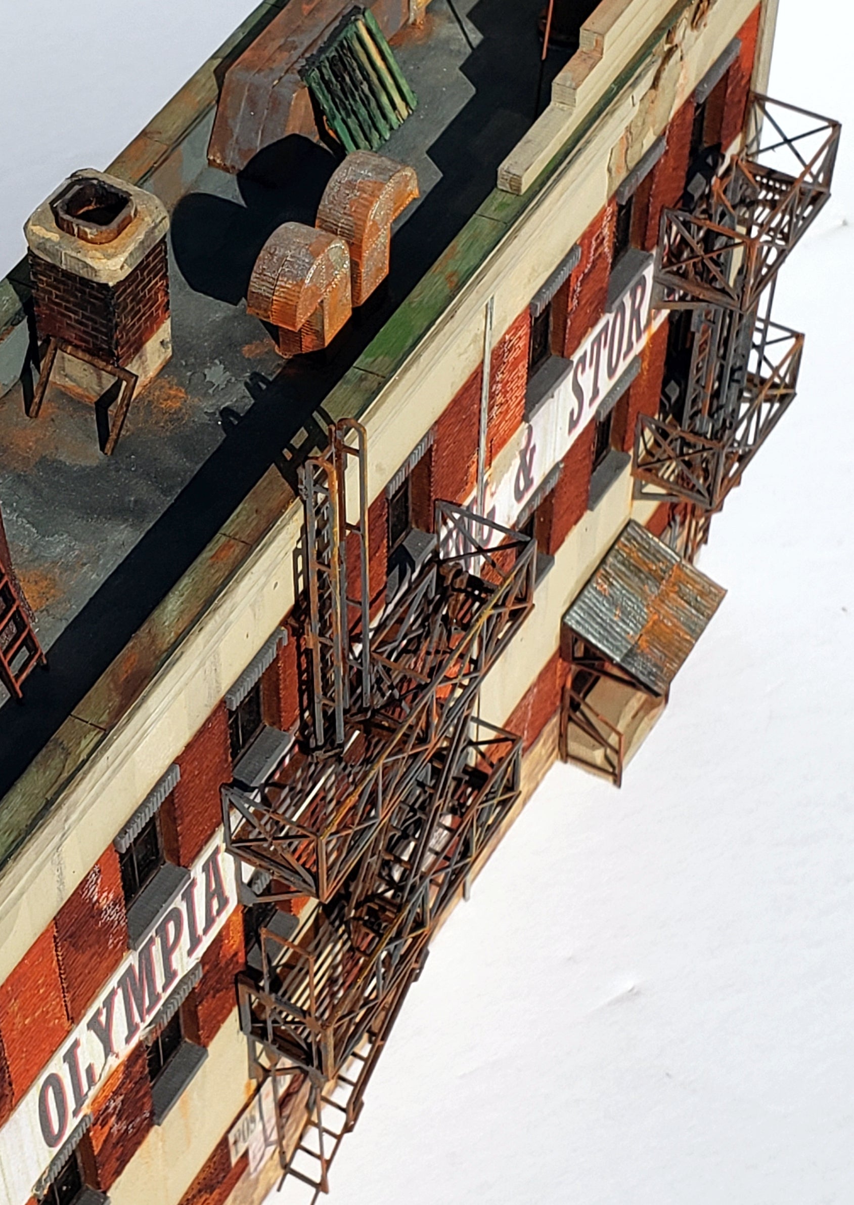 HO Fire Escapes - Set of 3 with Ladders, Roof & Ground access - ITLA