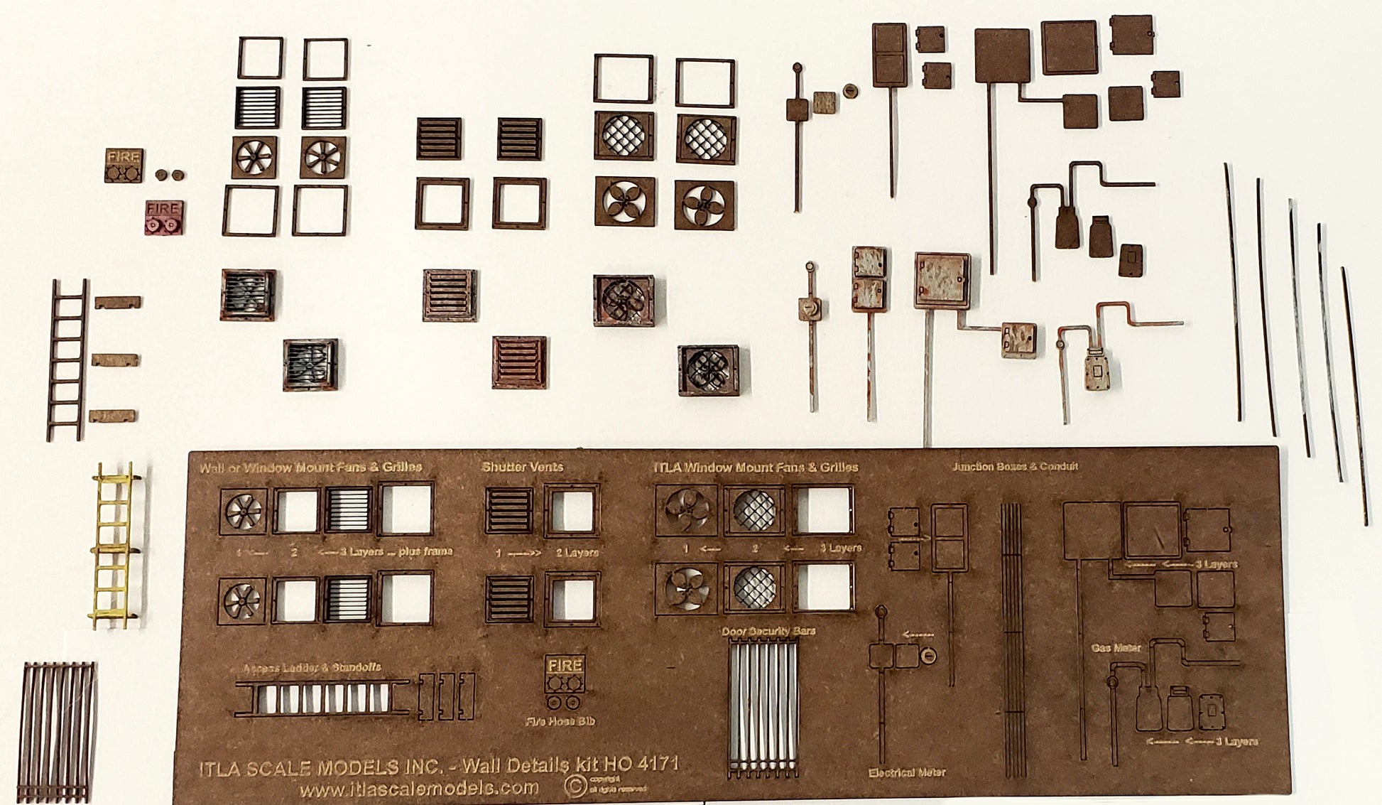HO Scale - 18 piece Wall Detail Kit - ITLA