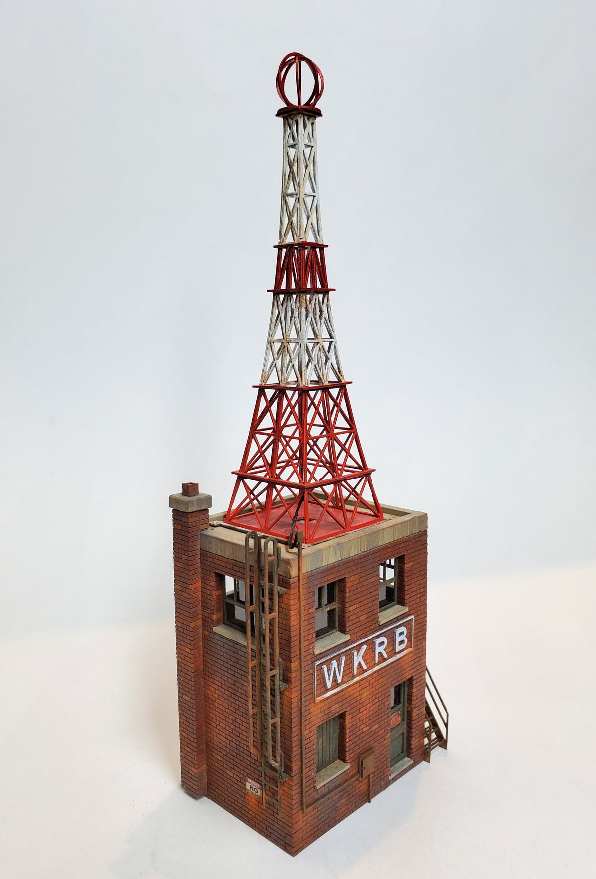 WKRB Radio Transmitter Building Kit - HO Scale Kit Bundle - ITLA