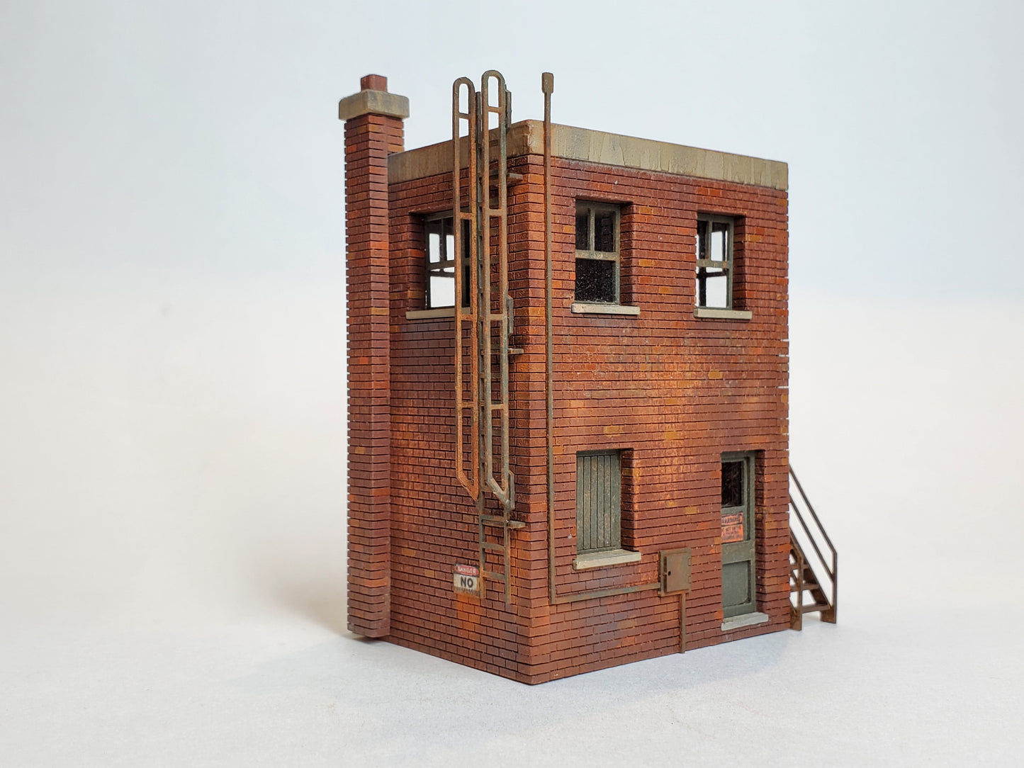 2 Story Mechanical Equipment Building Kit - HO Scale - ITLA