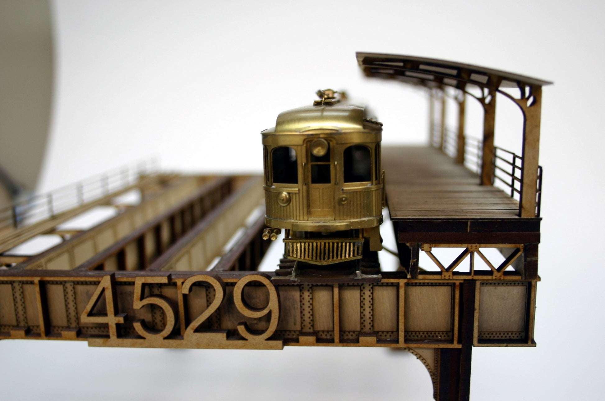 HO "Cantilevered Roof" Station Platform - ITLA