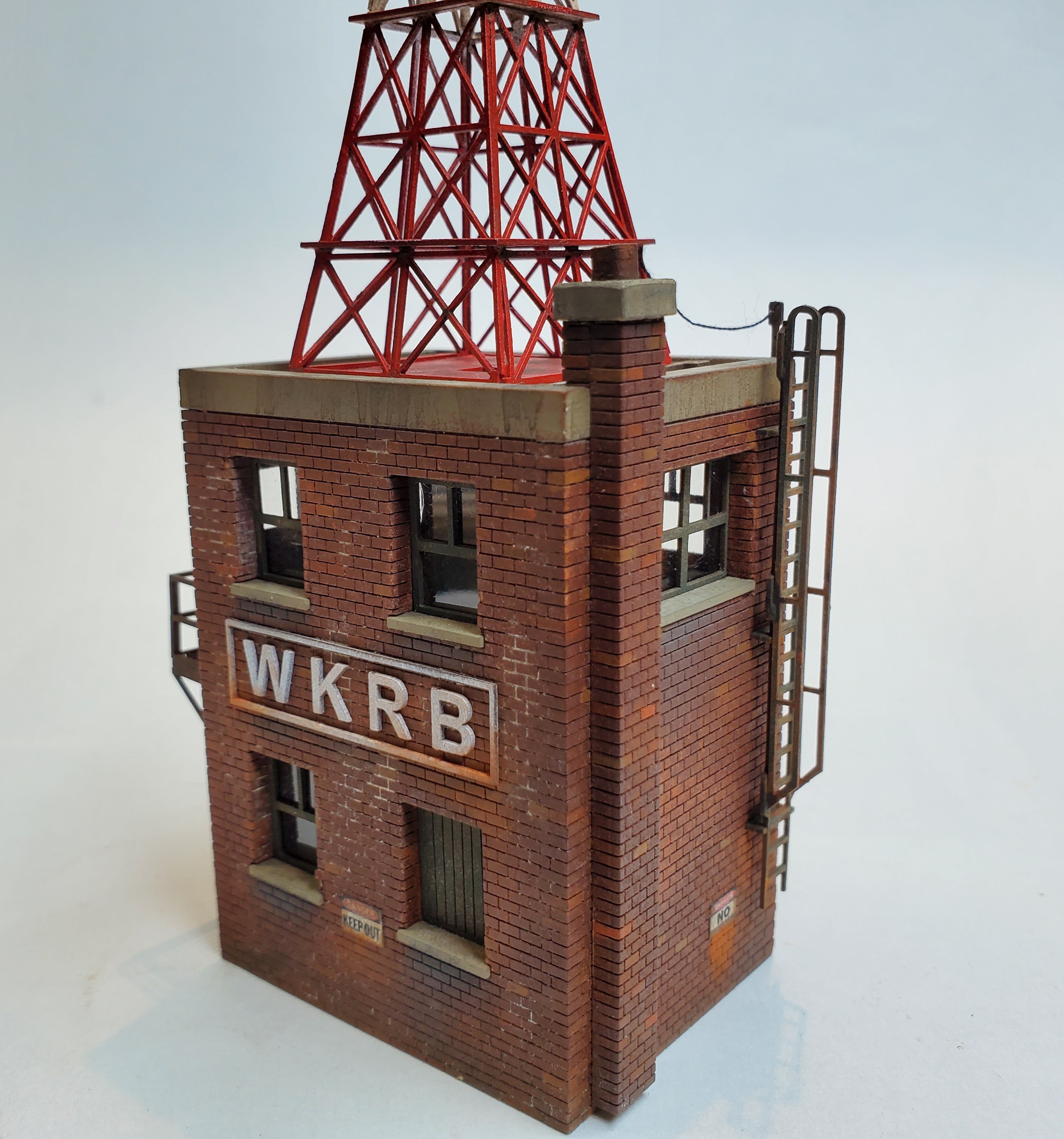 WKRB Radio Transmitter Building Kit - HO Scale Kit Bundle - ITLA