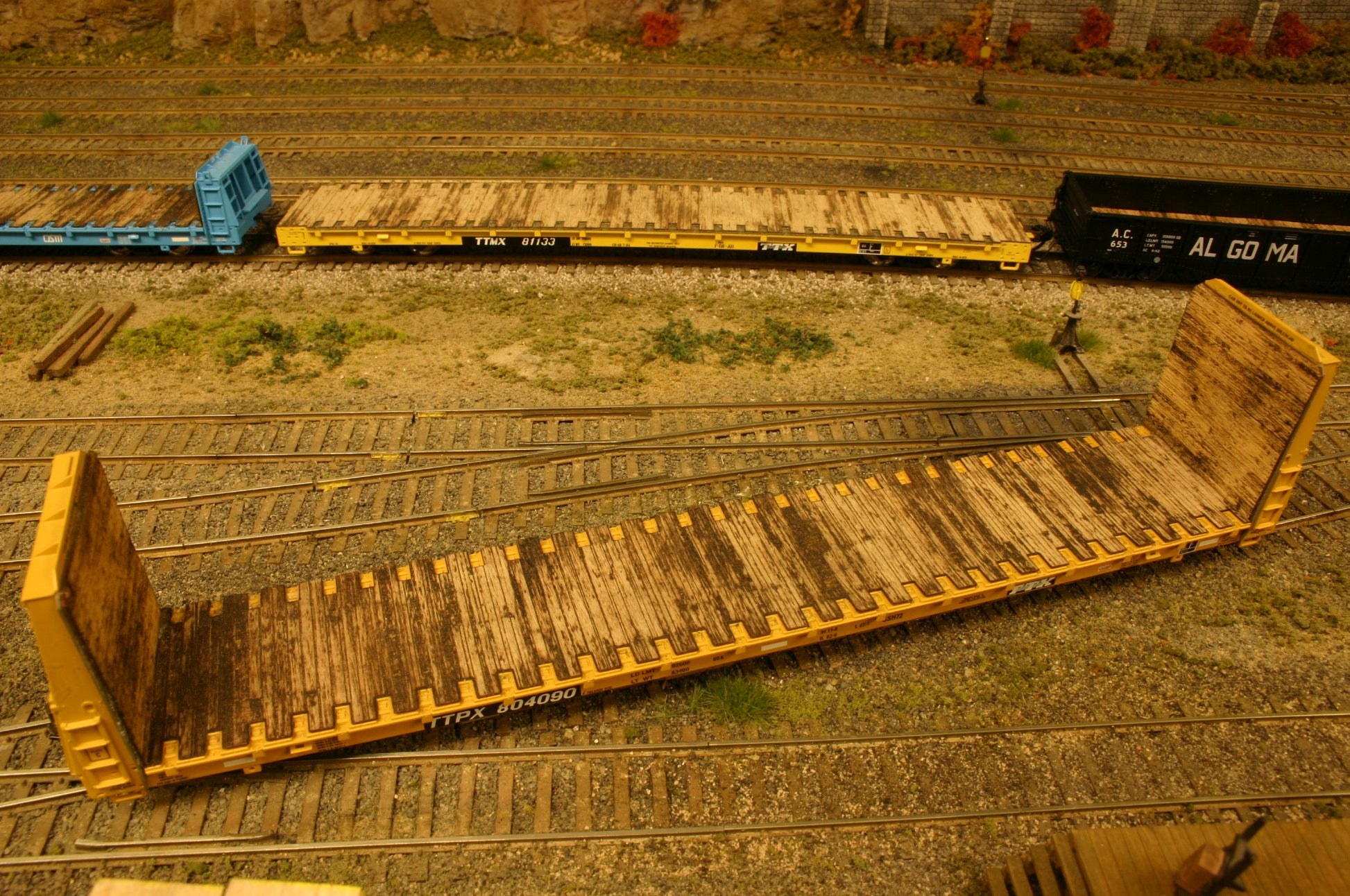 HO scale Atlas 62ft Bulkhead flatcar deck - ITLA