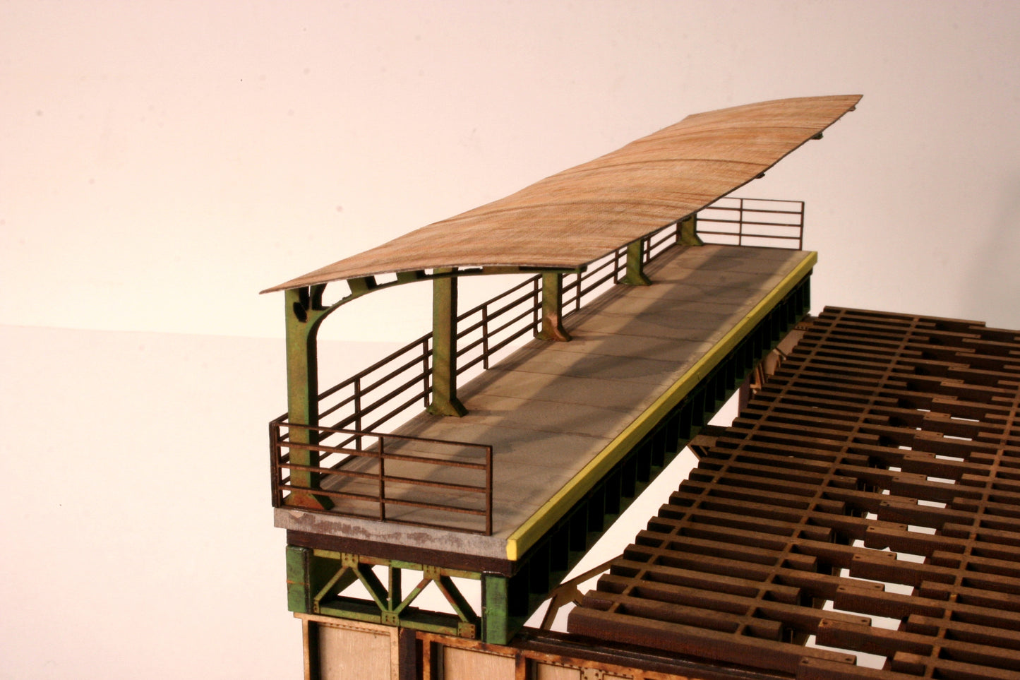 HO "Cantilevered Roof" Station Platform - ITLA